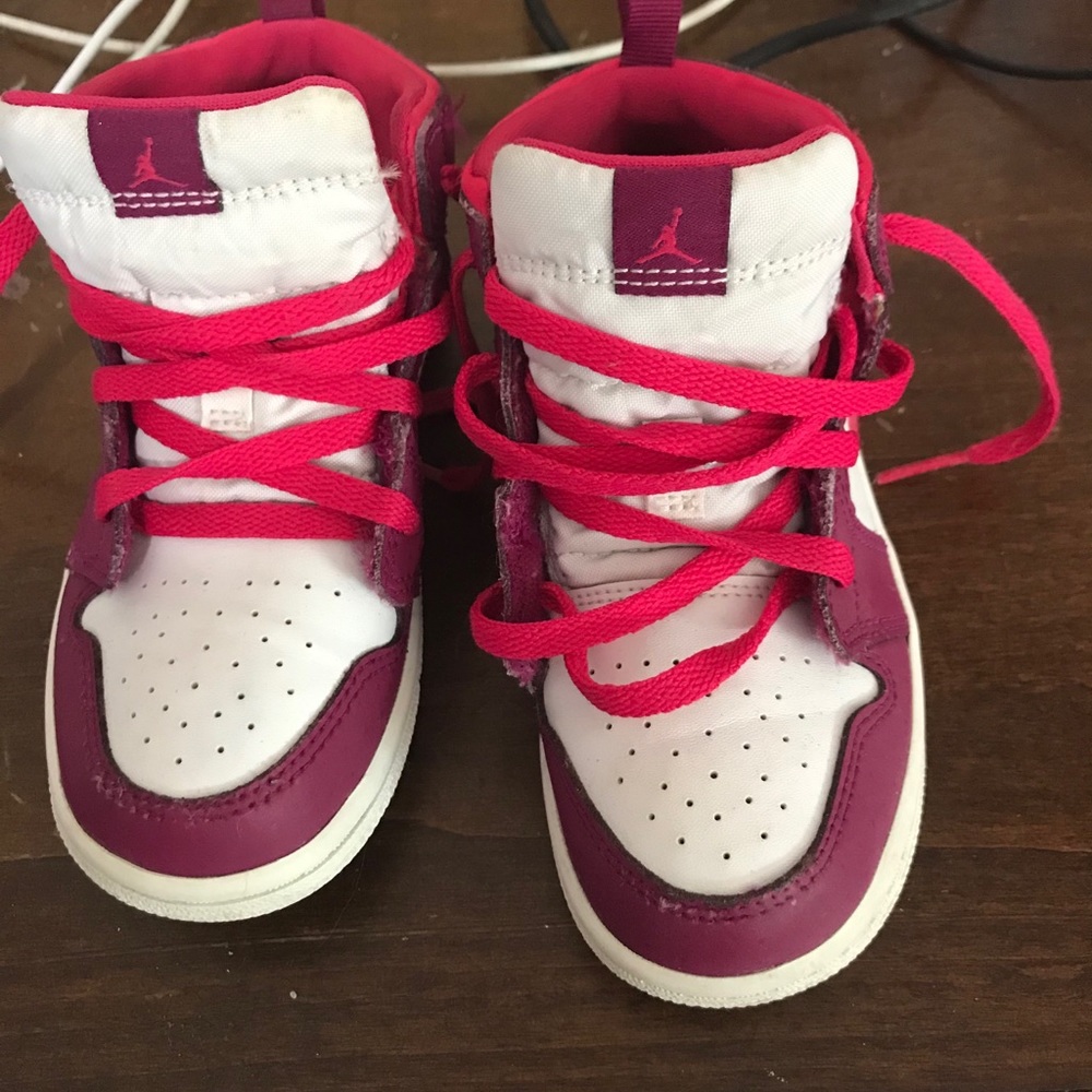Girl shoes